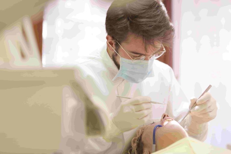 Wychodząca ósemka objawy